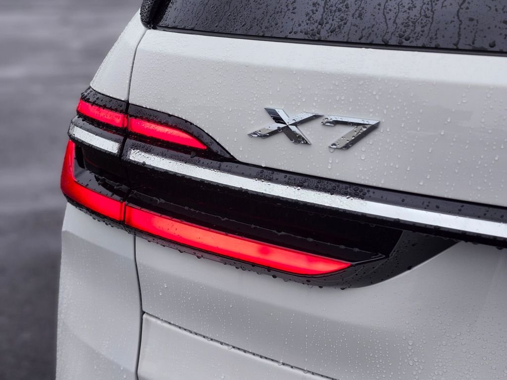 New 2027 White BMW xDrive40i image 9