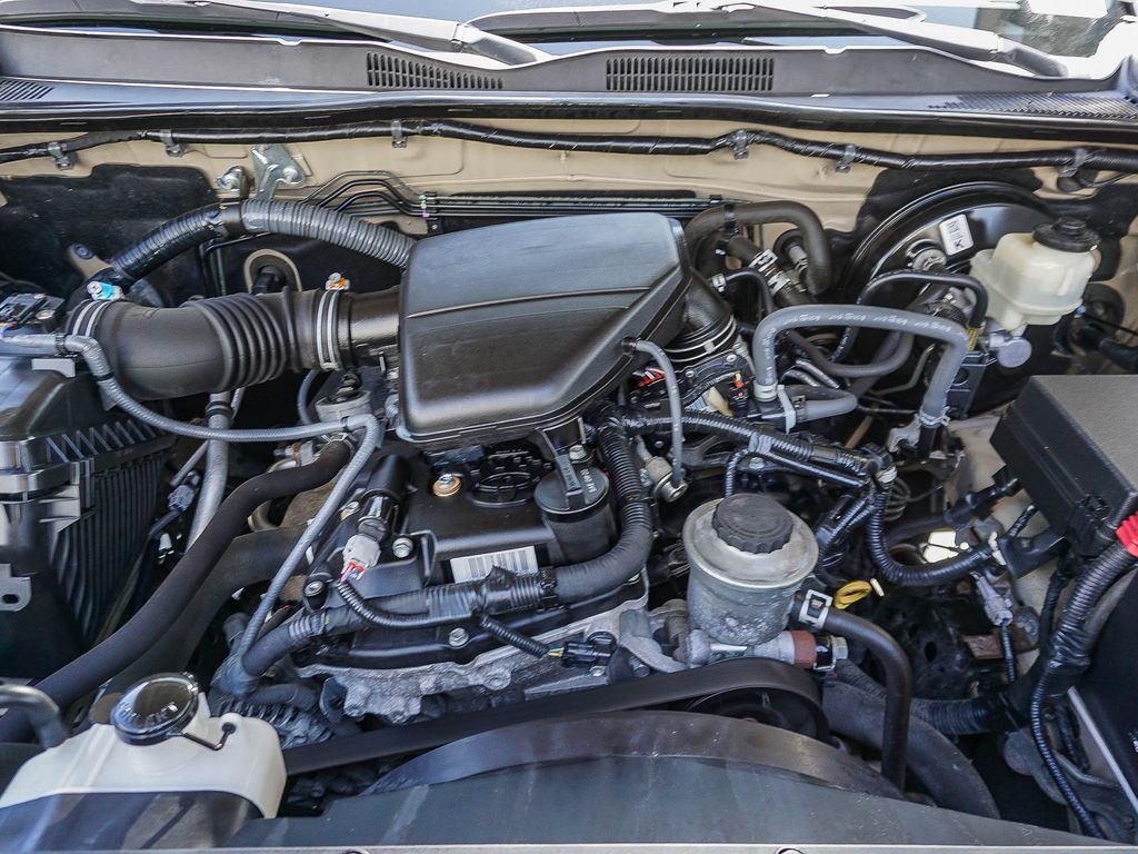 Used 2017  Toyota SR5 image 25