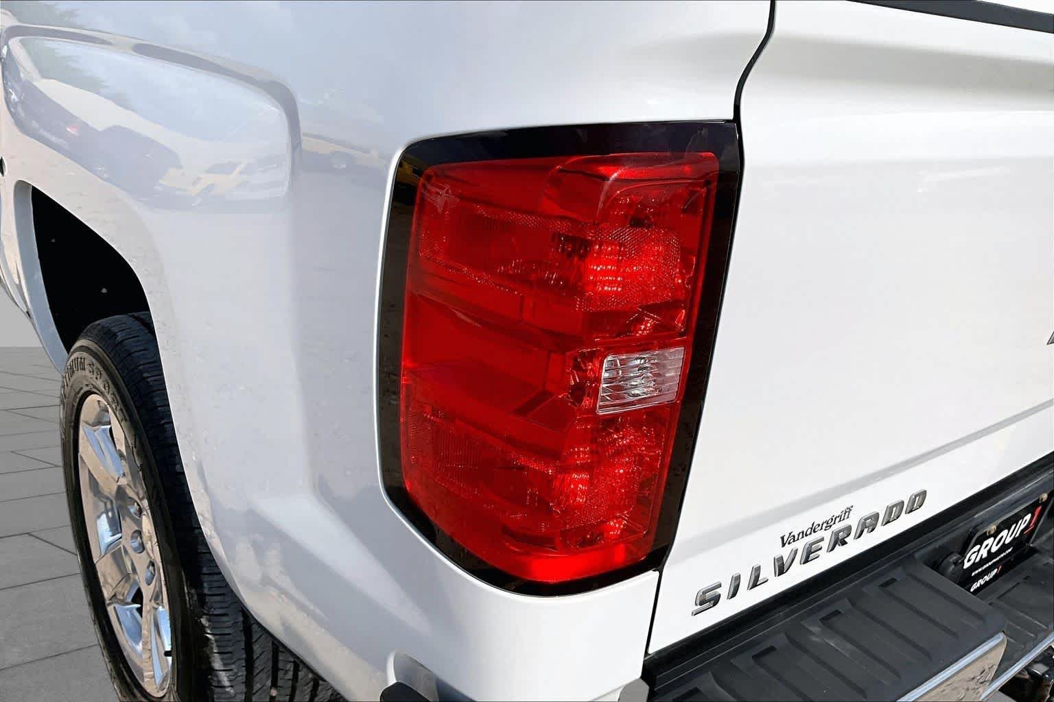 Used 2017 Summit White Chevrolet LT image 28