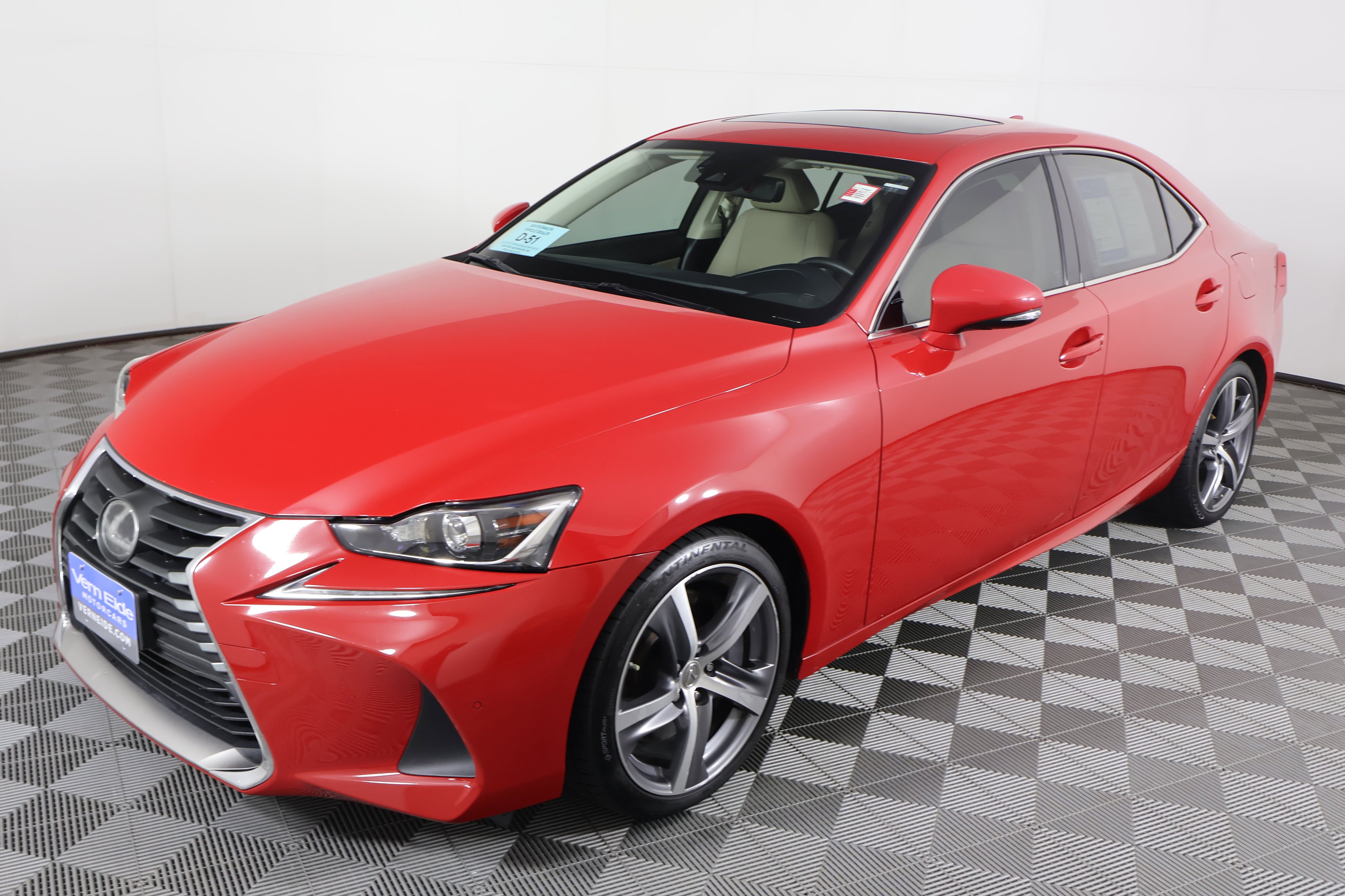 2019 Lexus IS 300 - Photo 10