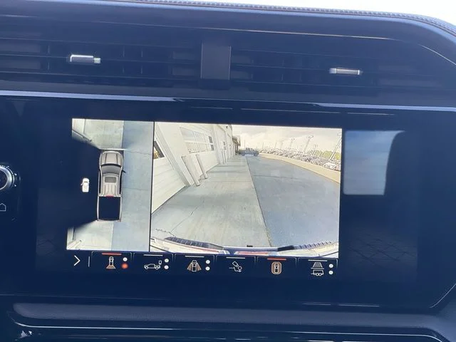 Used 2025 Gray GMC AT4 image 17