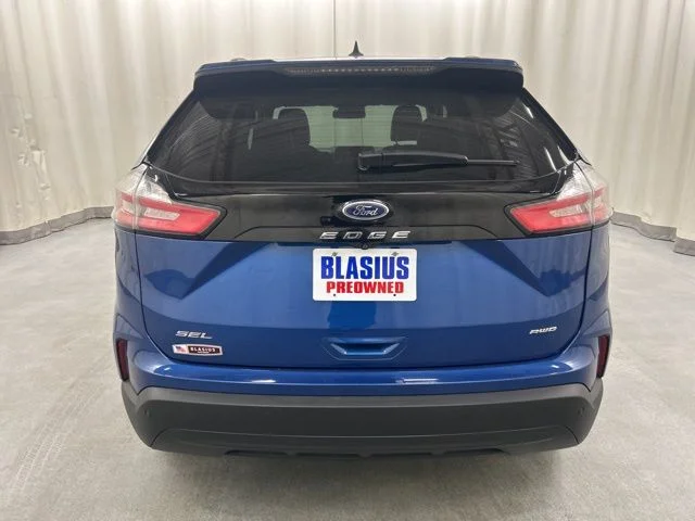 Used 2022 Blue Ford SEL image 5