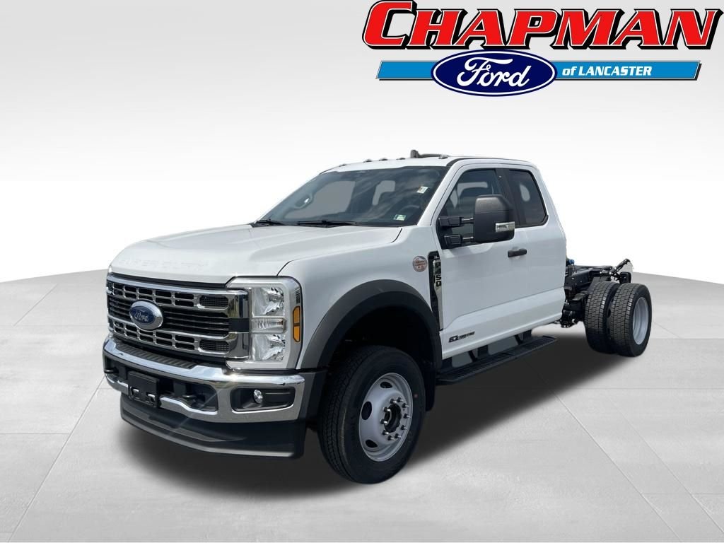New 2026 Oxford White Ford F-450® XL image 3