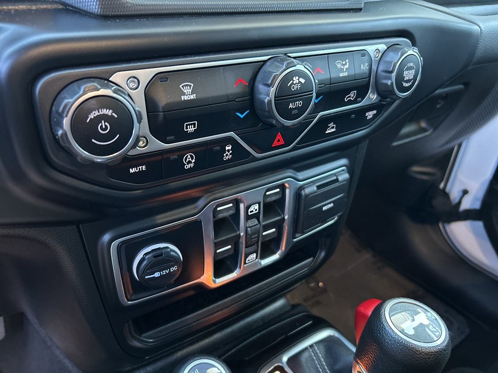 2023 Jeep Wrangler 4-Door Sahara - Photo 20