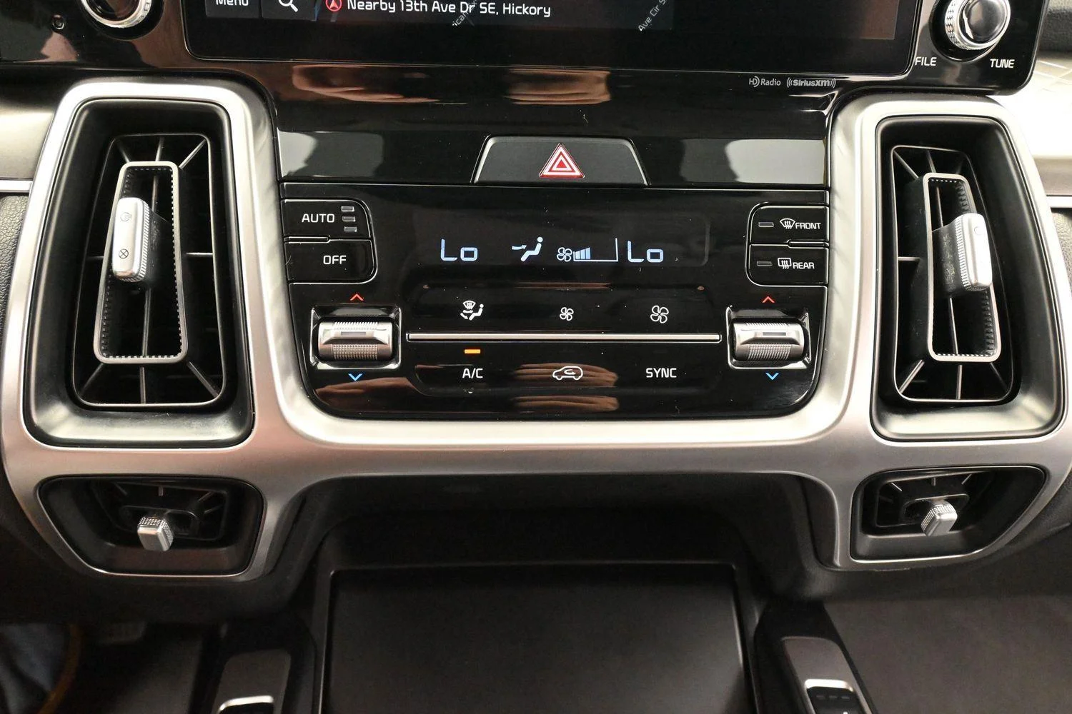 Used 2022 Glacial White Pearl Kia S image 24