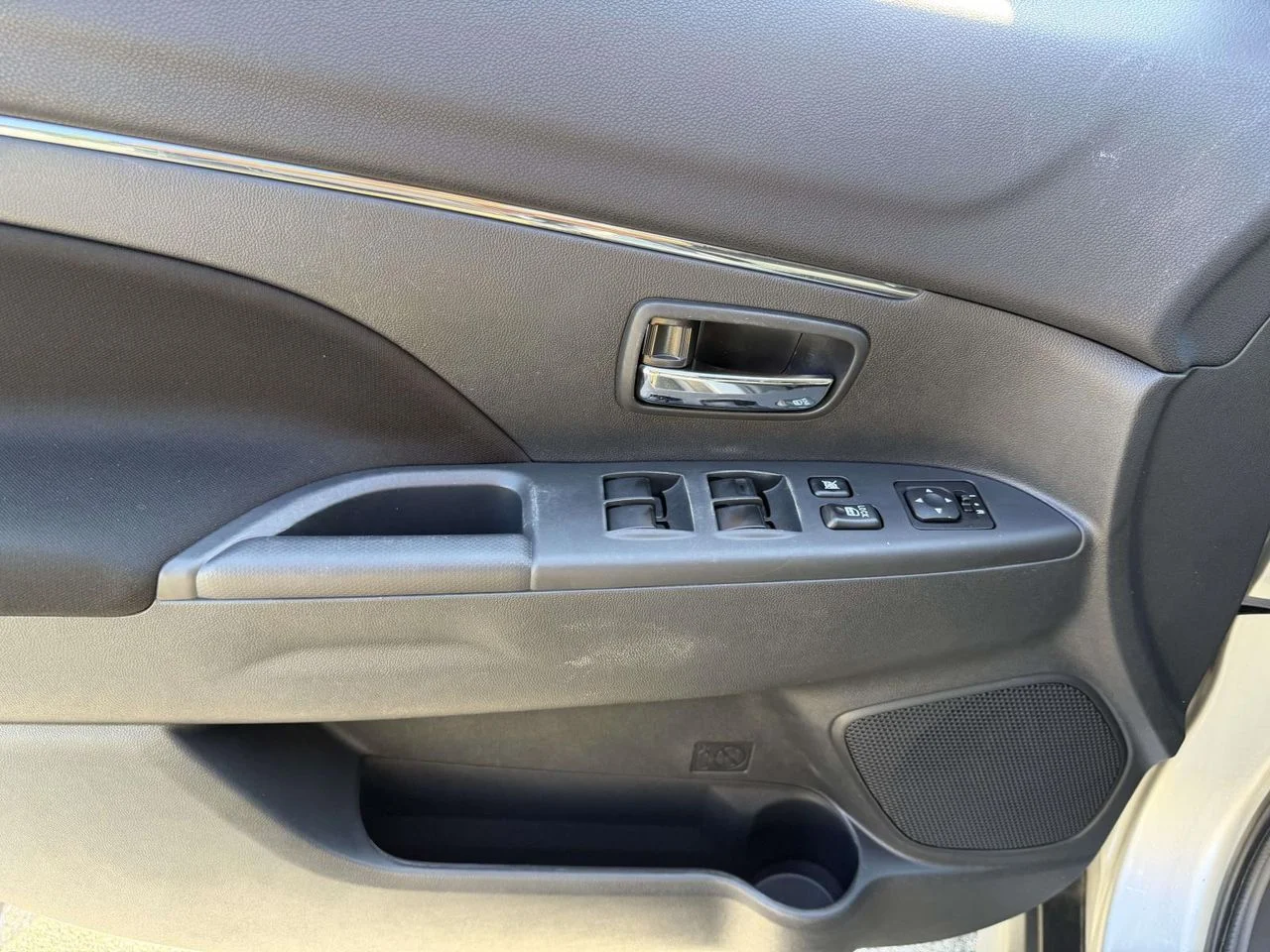 Used 2022 Silver Mitsubishi 2.0 ES AWC image 19