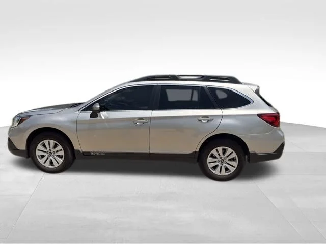 Used 2019 Gray Subaru 2.5i Premium image 7