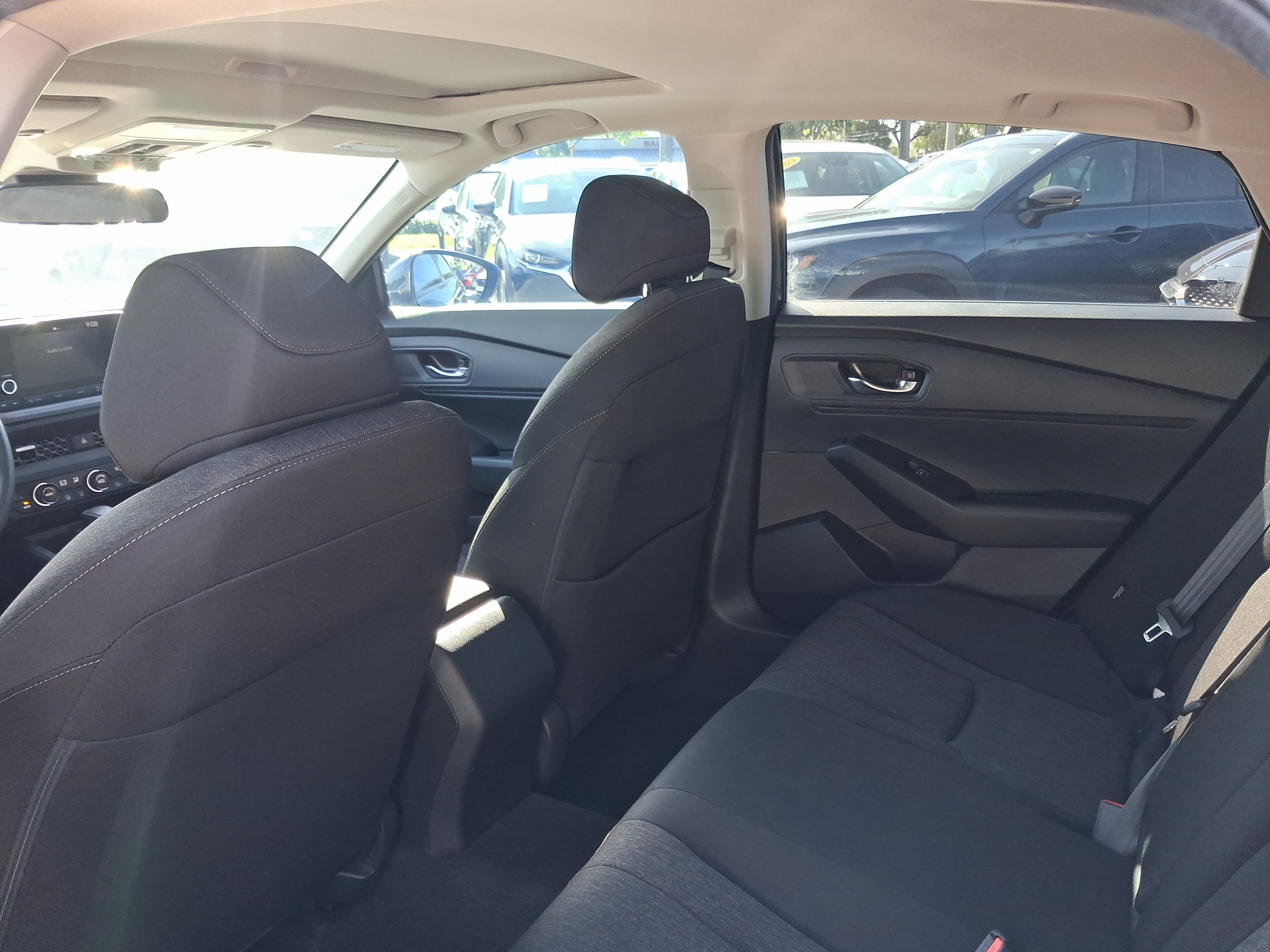 Used 2023  Honda EX image 5