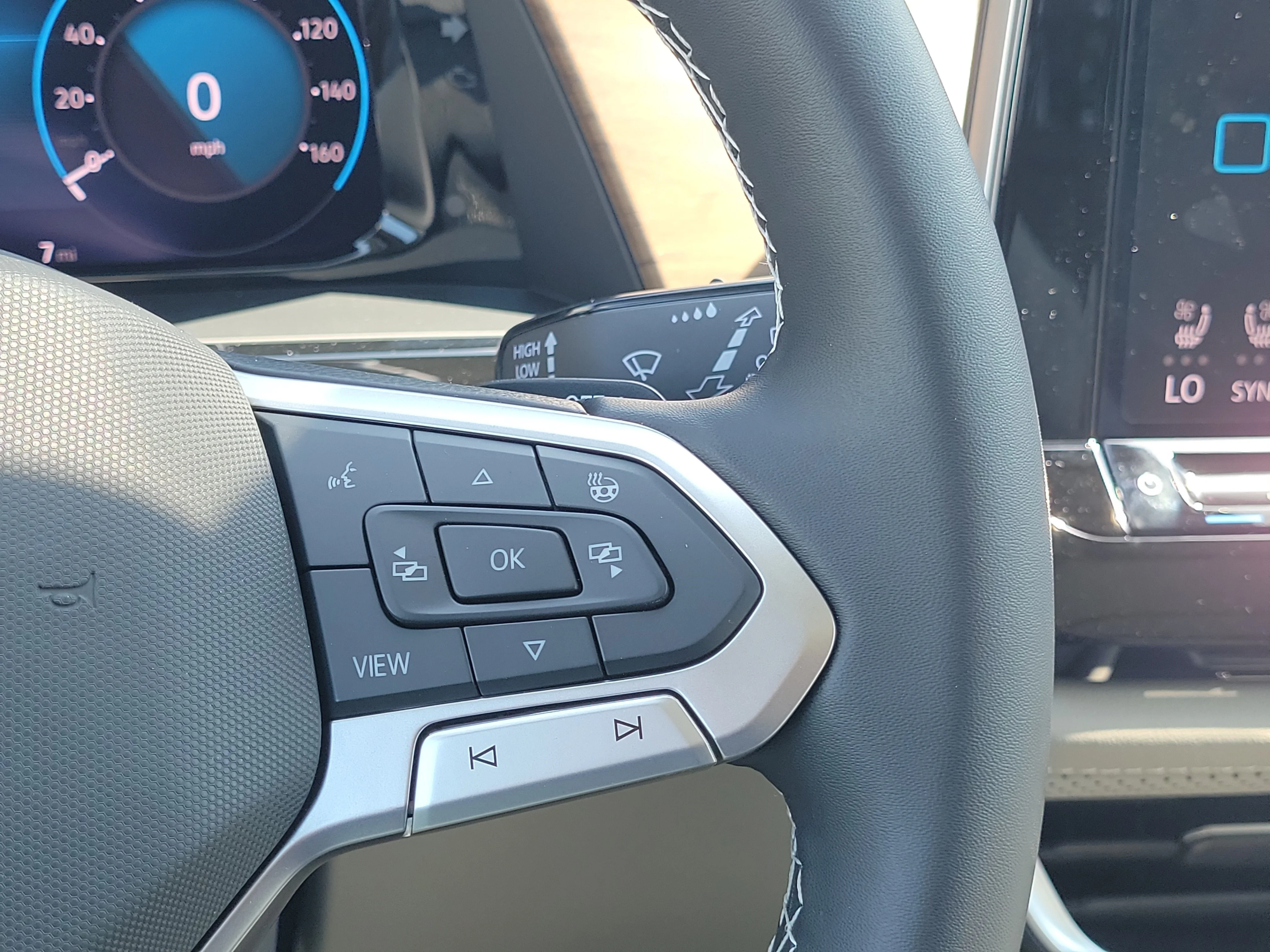 New 2026 Silver Volkswagen SE w/Technology image 21