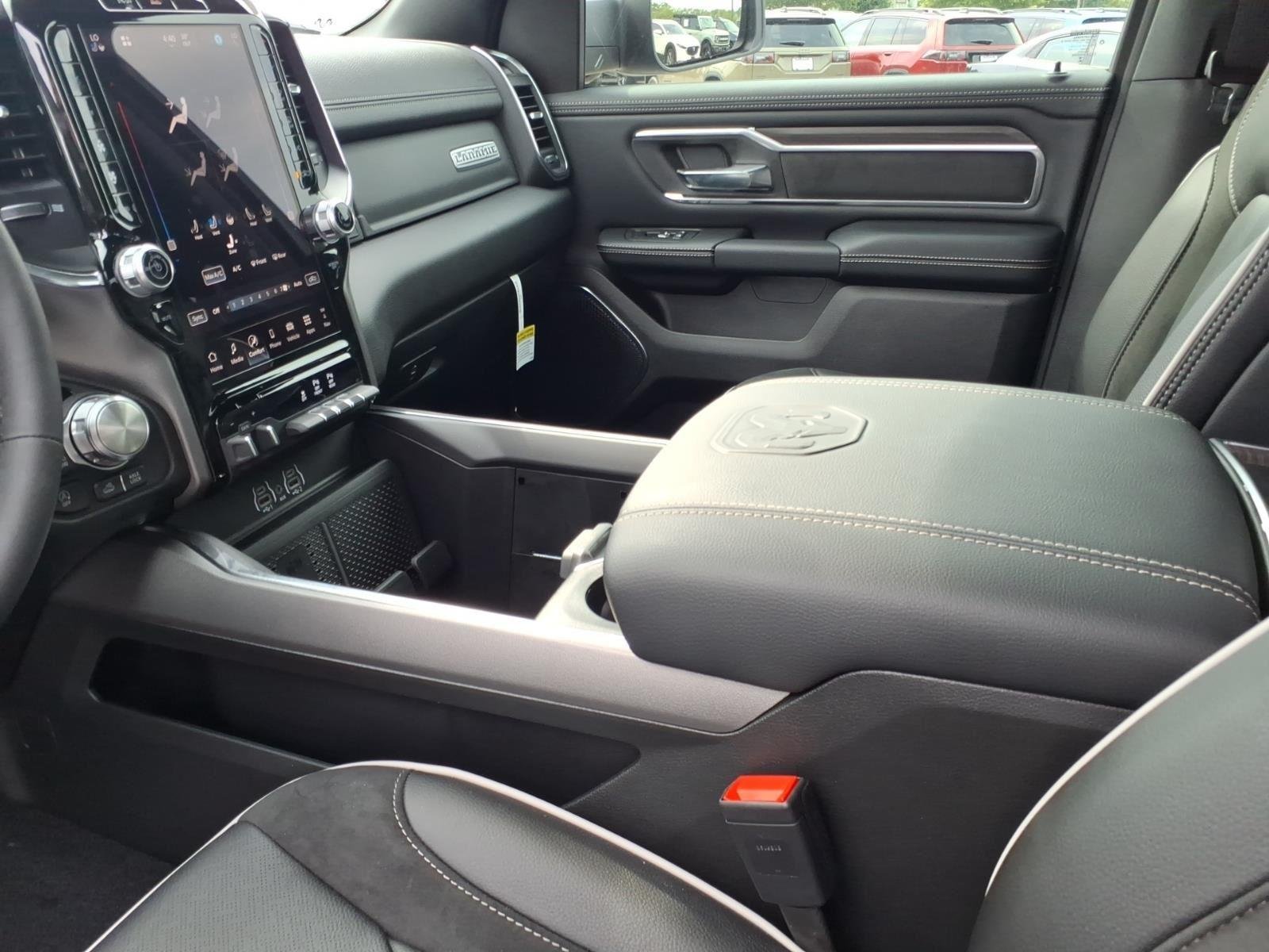 New 2026 Diamond Black Crystal Pearl-Coat Exterior Paint RAM Laramie image 21