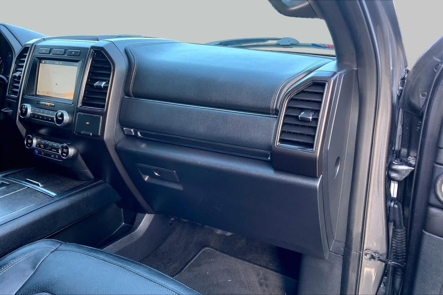 Used 2019 Magnetic Ford Limited image 18
