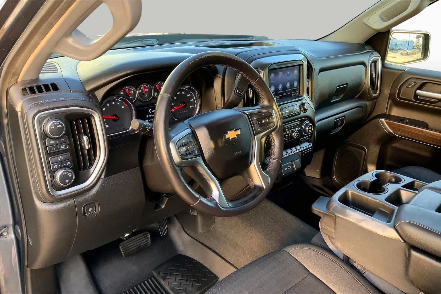 Used 2021 Shadow Gray Metallic Chevrolet LT image 18