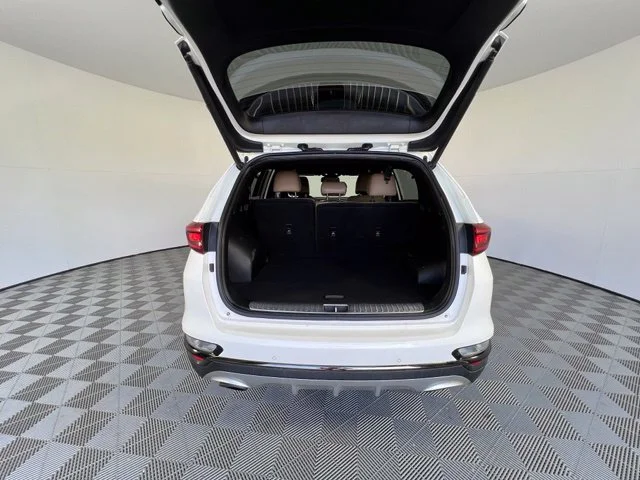 Used 2021 White Kia SX image 37