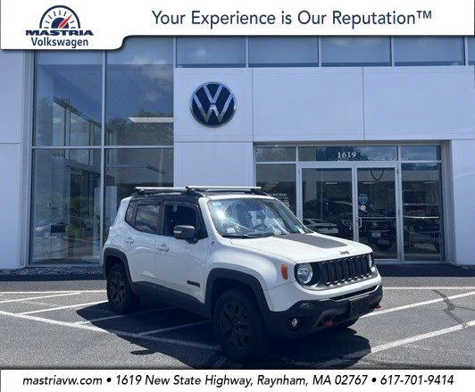 Used 2018 White Jeep Trailhawk image 1