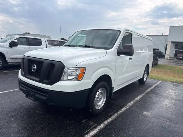 Used 2020 White Nissan S image 6