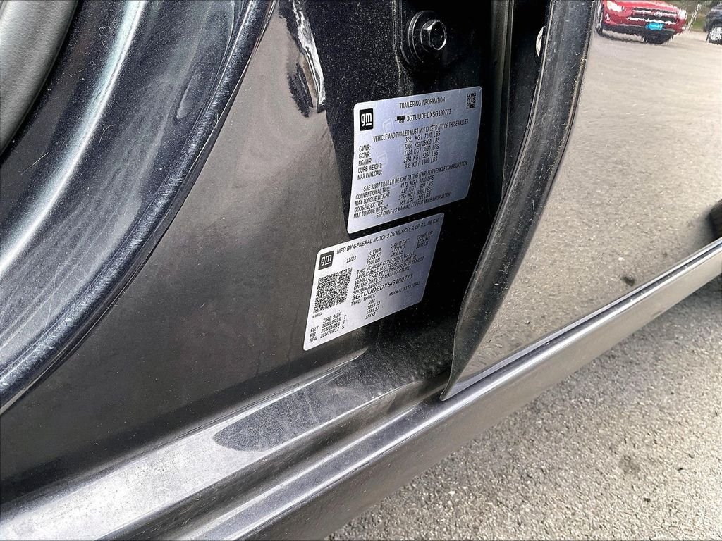 Used 2025 Silver GMC SLT image 34