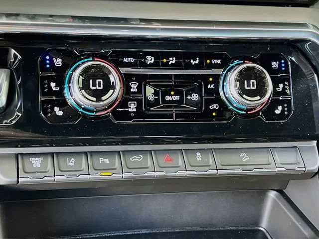 2026 GMC Sierra 2500HD Denali Ultimate - Photo 11