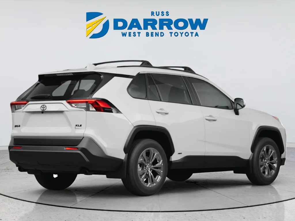 Used 2025 White Toyota XLE image 3
