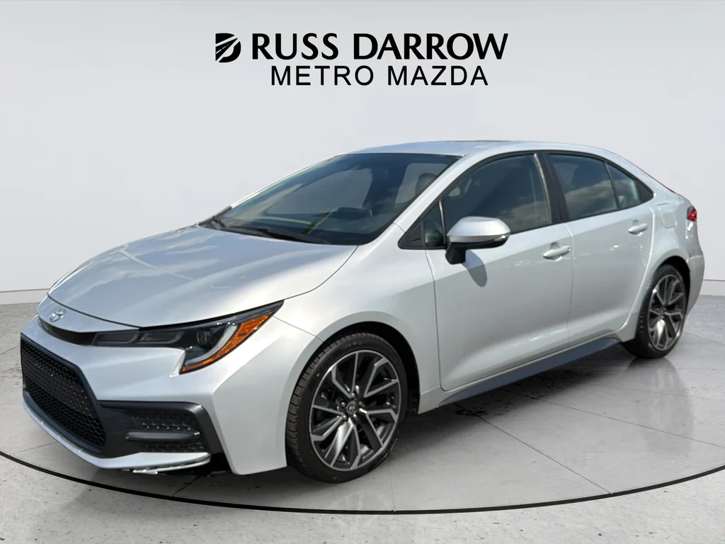 Used 2020 Silver Toyota SE image 1