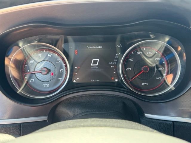 Used 2022 Black Dodge SXT image 29