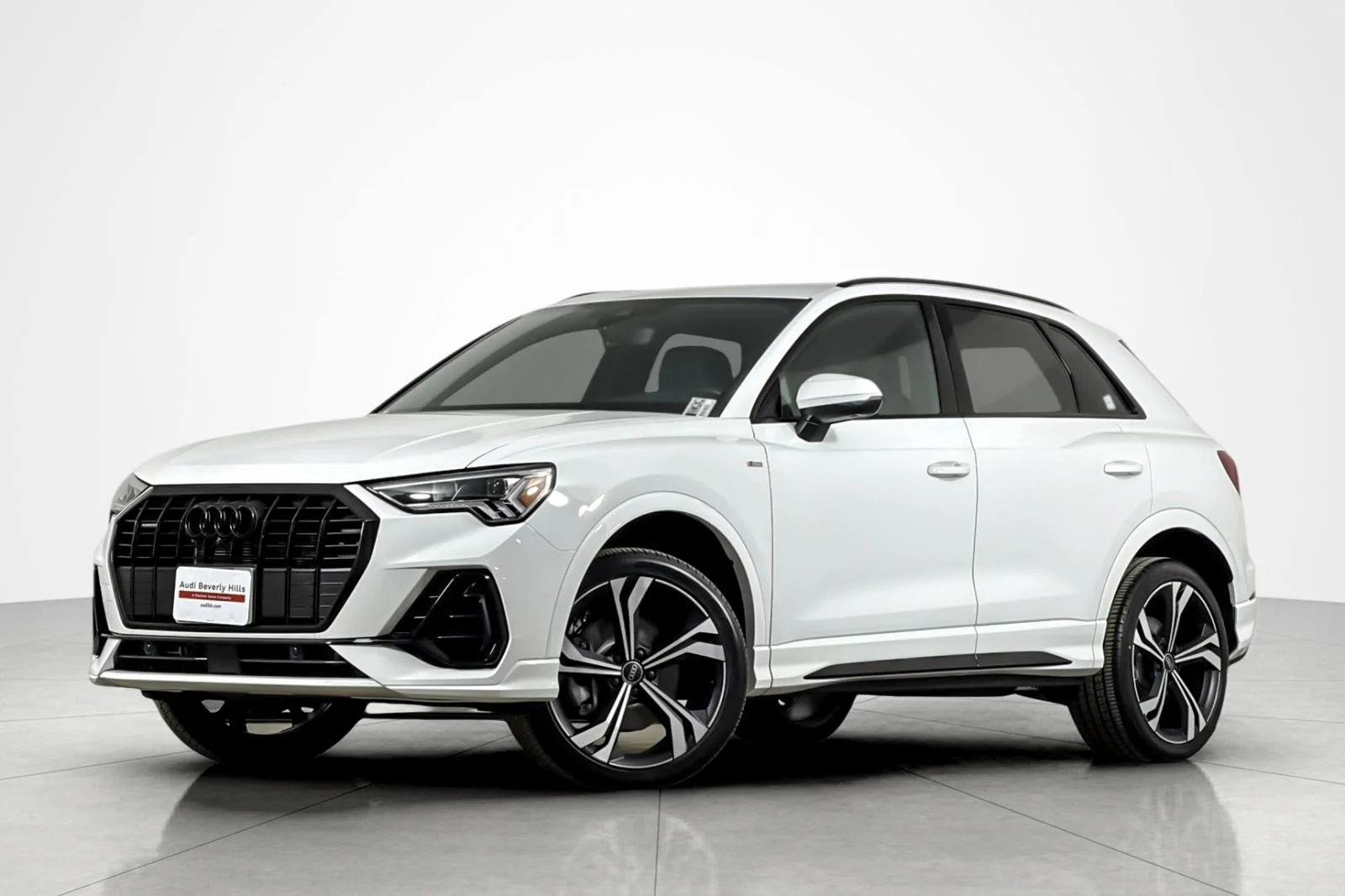 2024 Audi Q3 45 TFSI S Line Premium Plus quattro's photo