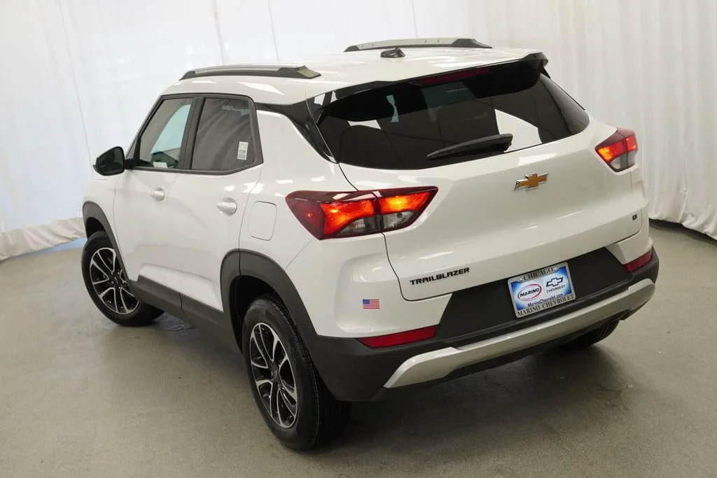 New 2026 Summit White Chevrolet LT image 37