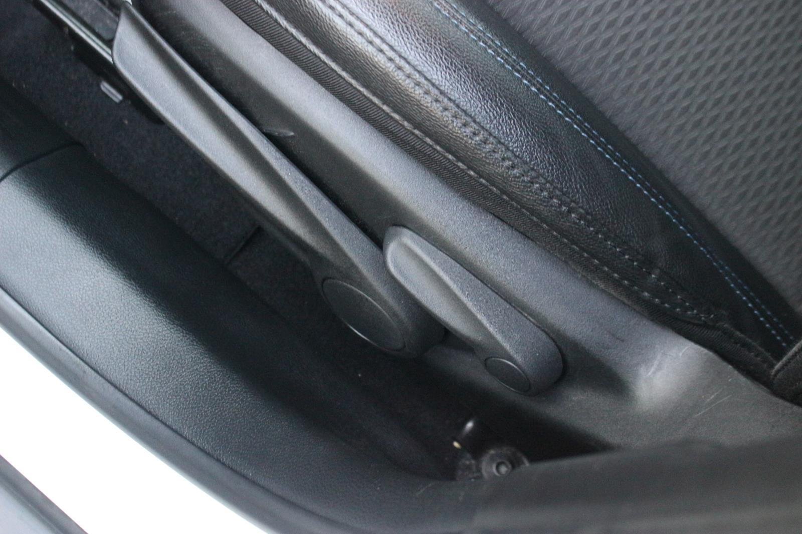 Used 2024 White Jeep Latitude image 16