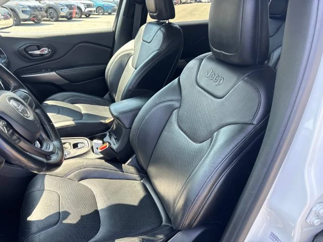 Used 2021 White Jeep Latitude Lux image 28