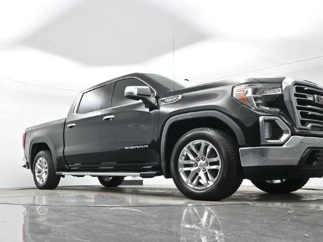 Used 2019 ONYX BLACK GMC SLT image 24