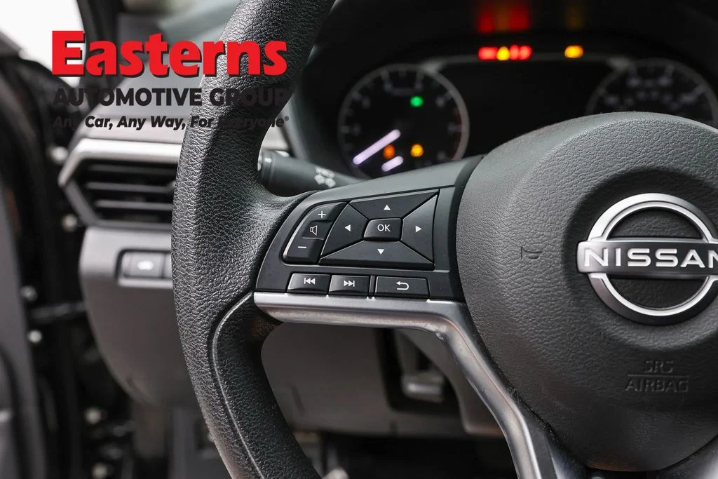 Used 2023 Black Nissan 2.5 SV image 15
