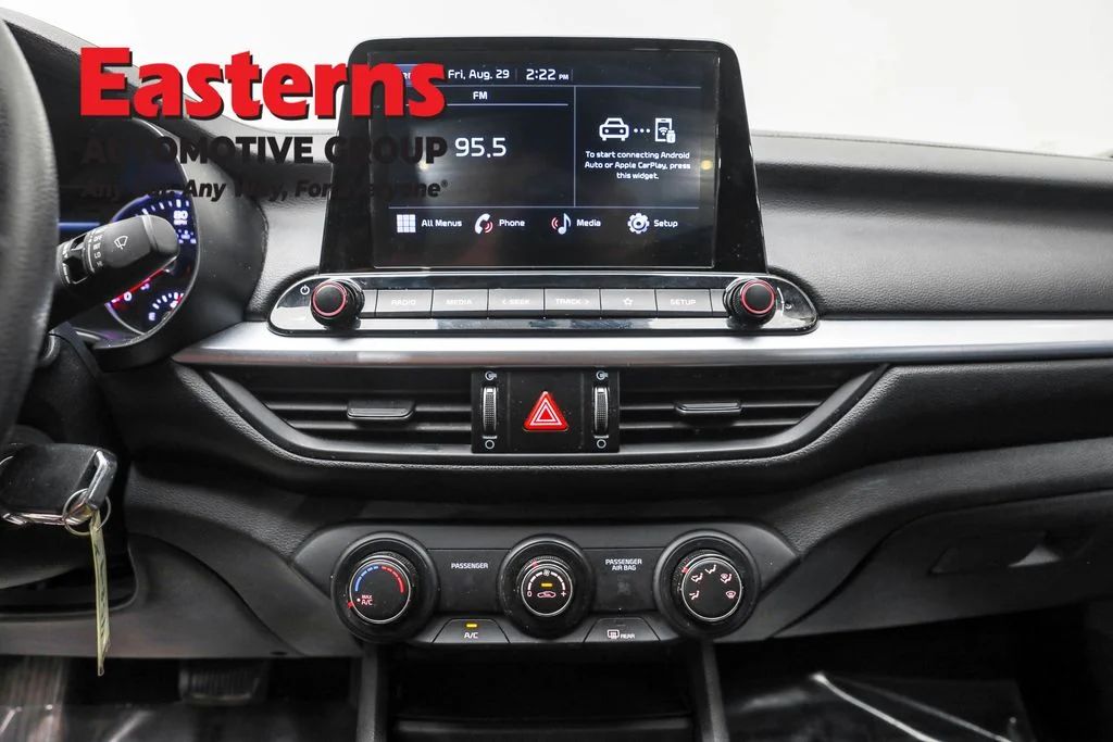 Used 2022 Black Kia LXS image 12