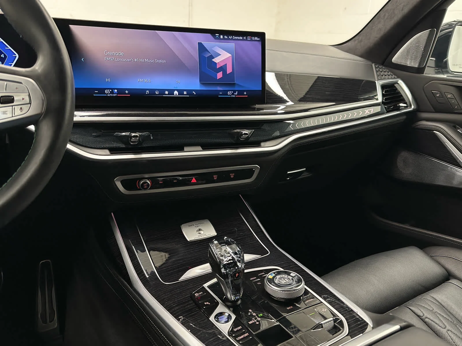 Used 2025 Skyscraper Grey Metallic BMW ALPINA XB7 image 30