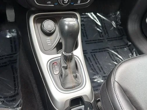 Used 2020 Gray Jeep Latitude image 16