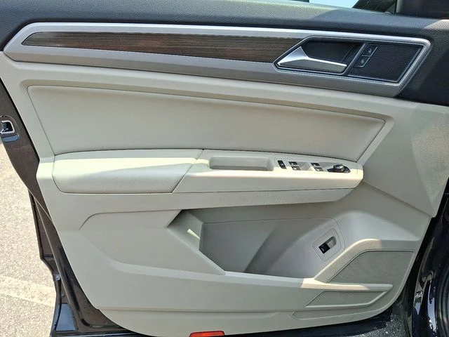 2019 Volkswagen Atlas SE w/Tech - Photo 12