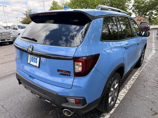 Used 2025 Diffused Sky Blue Pearl Honda TrailSport image 3