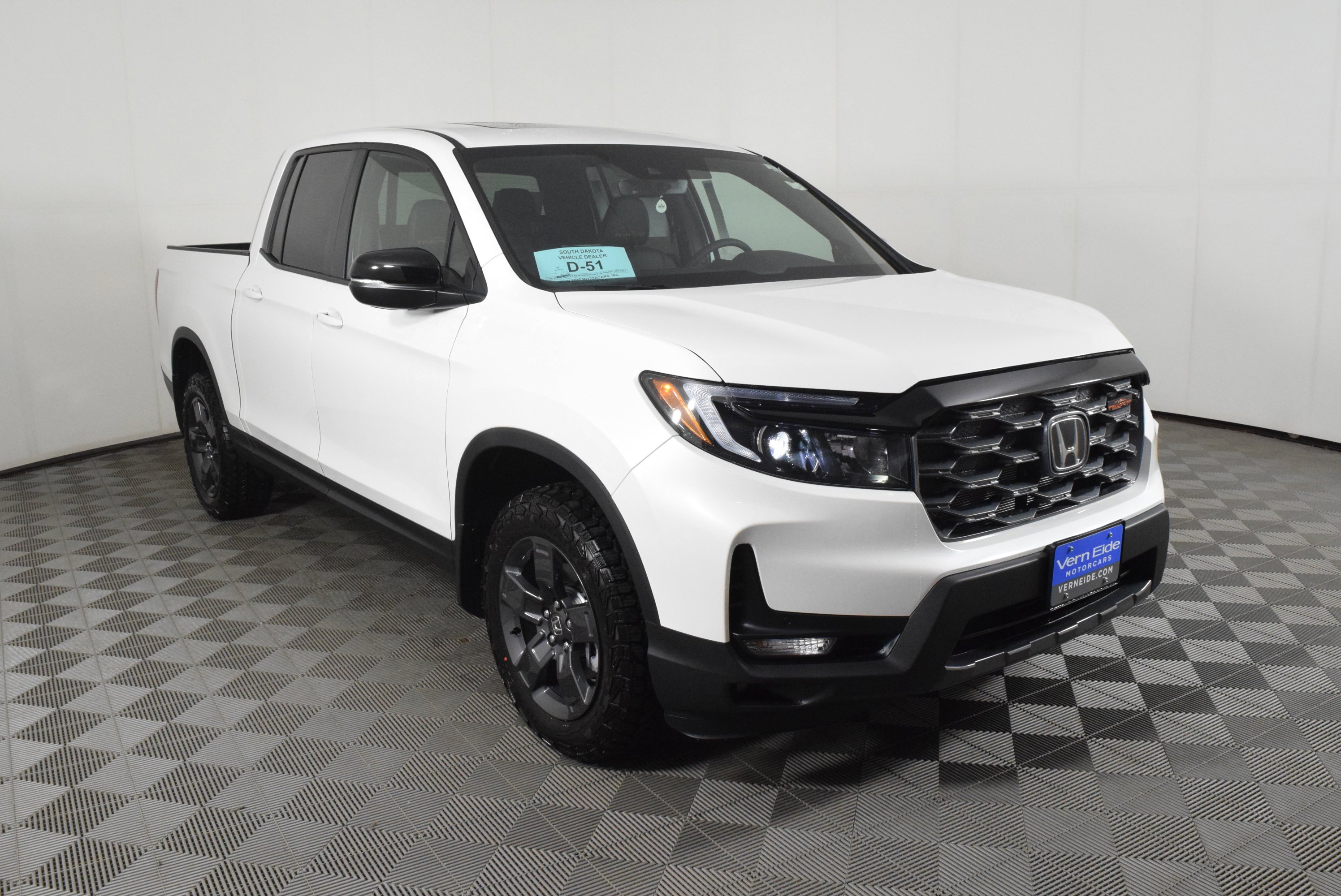 New 2026 Platinum White Pearl Honda TrailSport image 4
