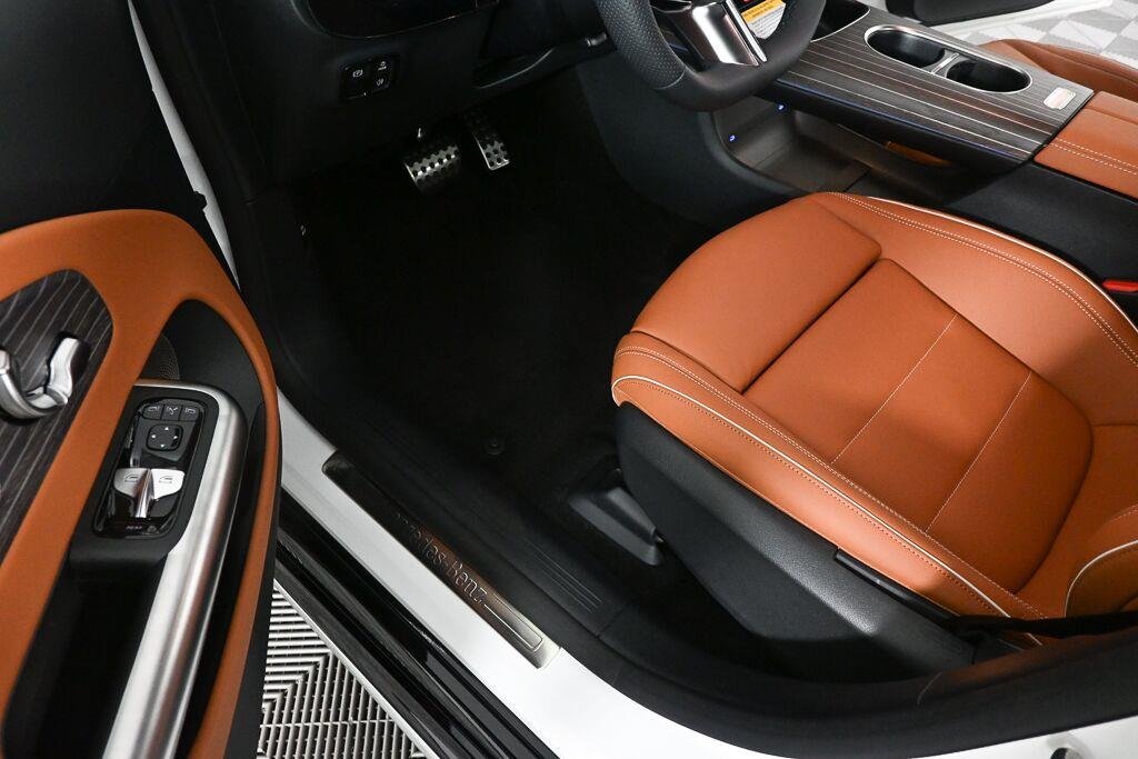 New 2027 Polar White Mercedes-Benz CLA 220 image 7