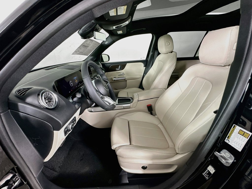 New 2026 Night Black Mercedes-Benz GLB 250 image 50