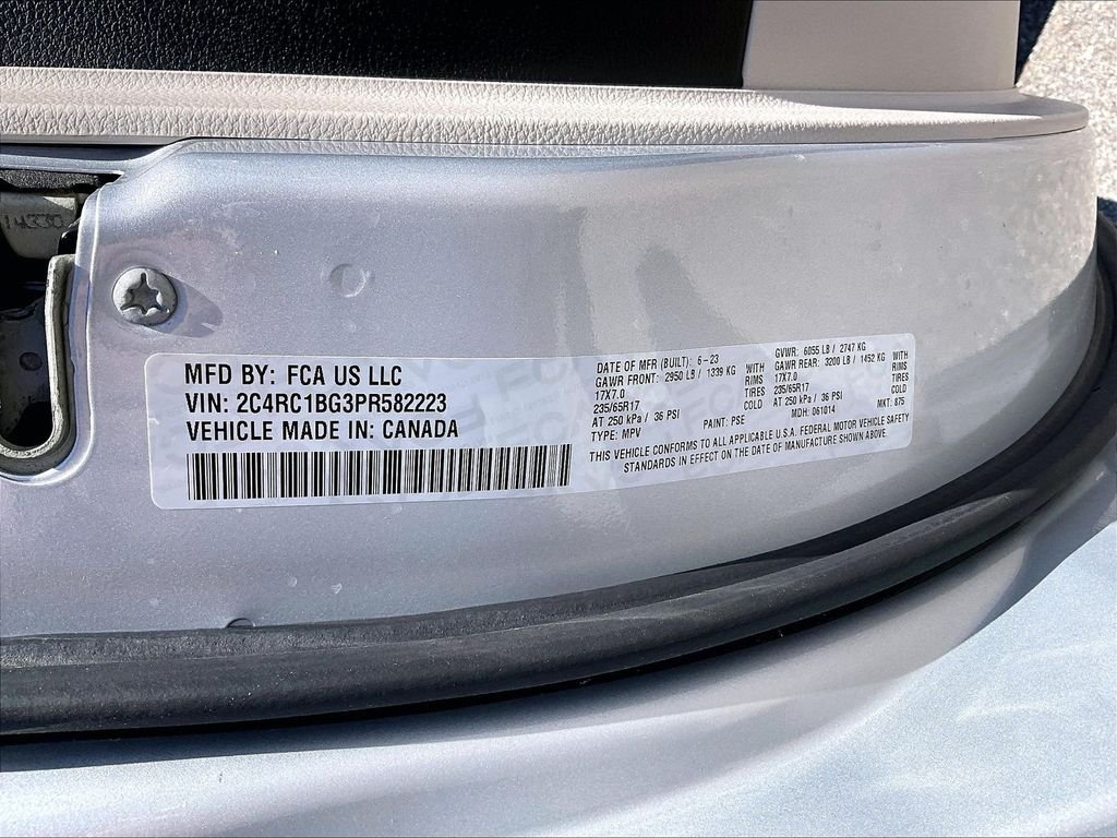 Used 2023 Silver Mist Clearcoat Chrysler Touring L image 30
