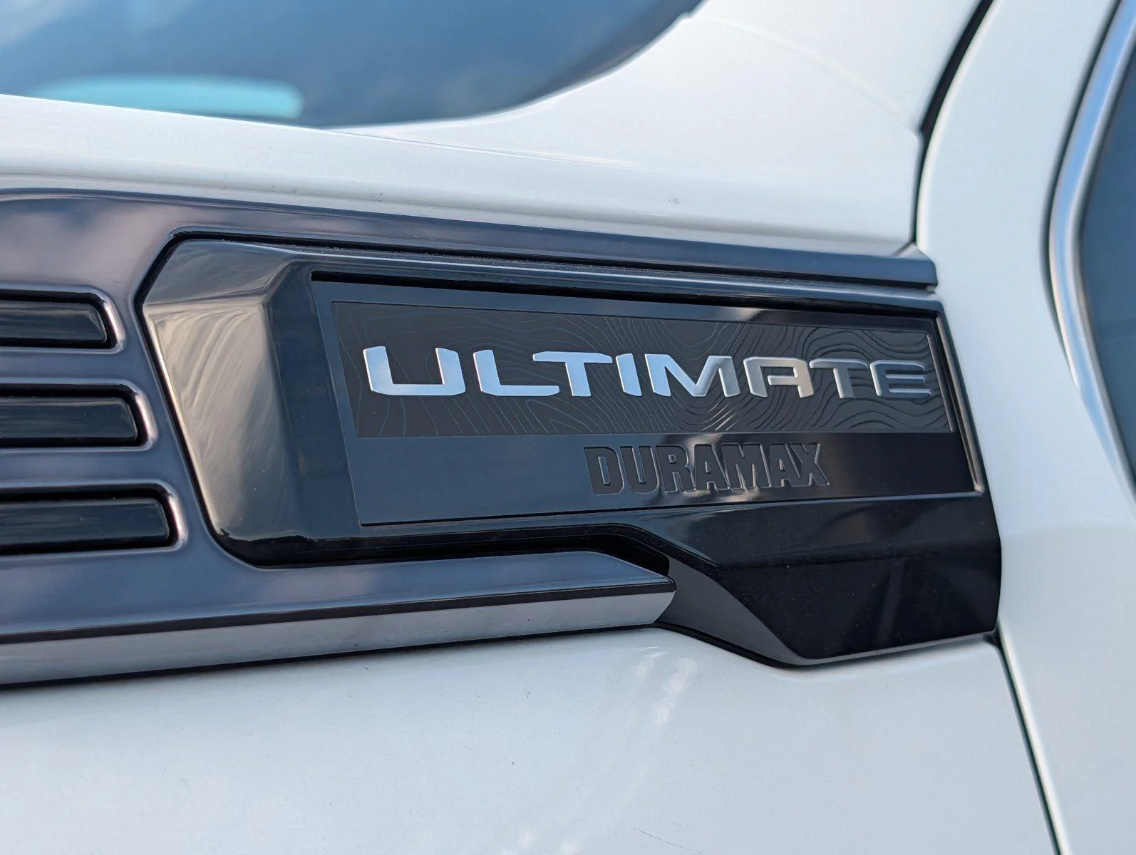 New 2026 Glacier White Tricoat GMC Denali Ultimate image 42