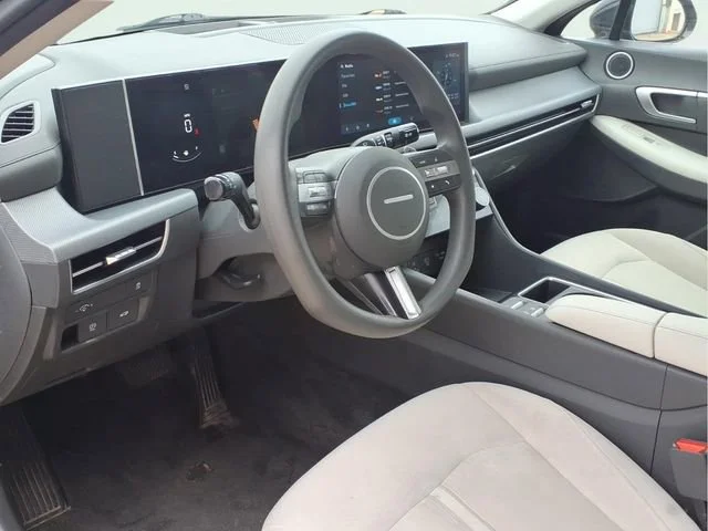 Used 2024  Hyundai SEL image 8
