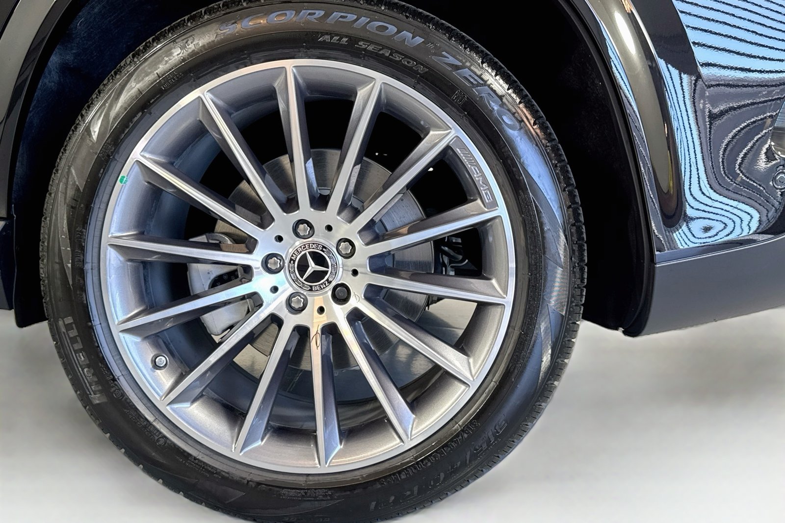 New 2027 Obsidian Black Metallic Mercedes-Benz GLE 450 image 30