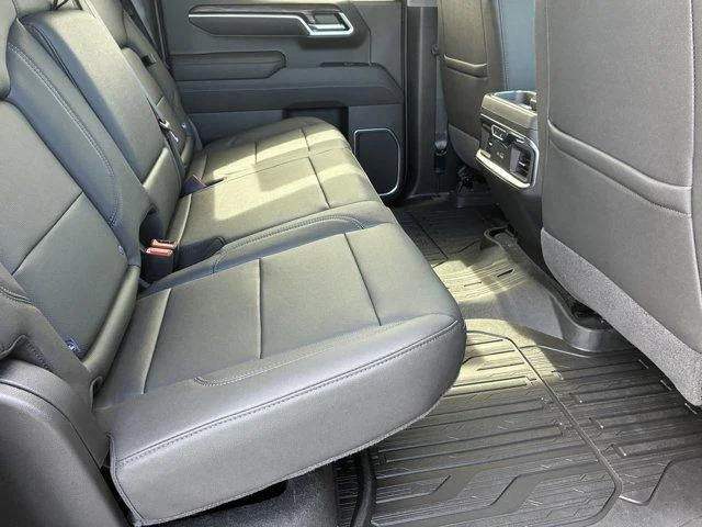 2026 GMC Sierra 1500 SLT - Photo 10