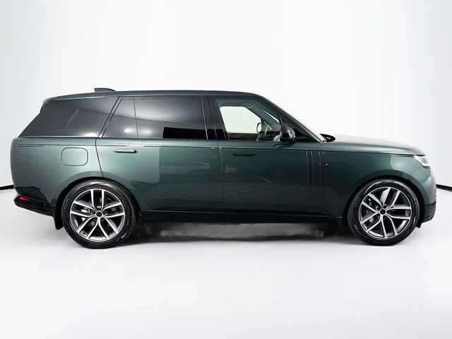 New 2026 Green Land Rover SE image 4