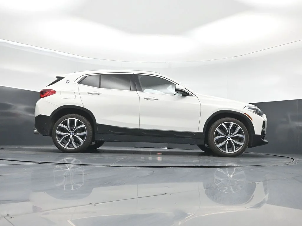 Used 2020 White BMW sDrive28i image 51
