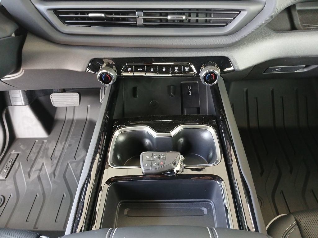 2026 Chevrolet Silverado EV LT - Photo 36
