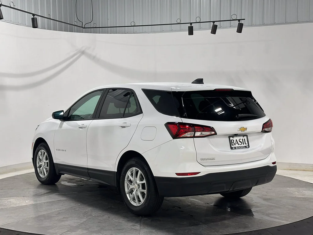Used 2024 Summit White Chevrolet LS image 13
