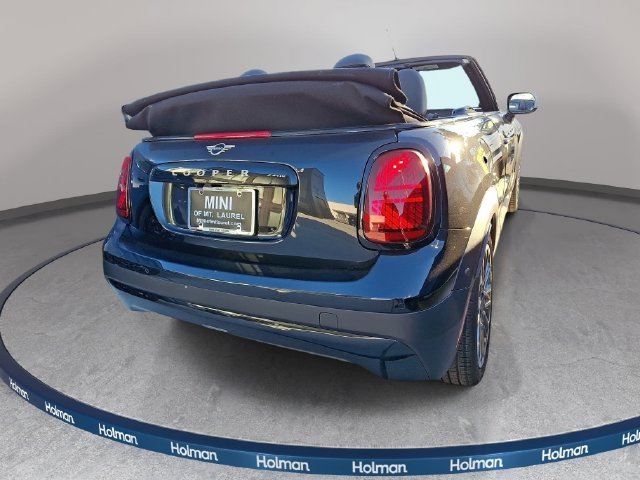 New 2026 Black MINI Iconic image 3