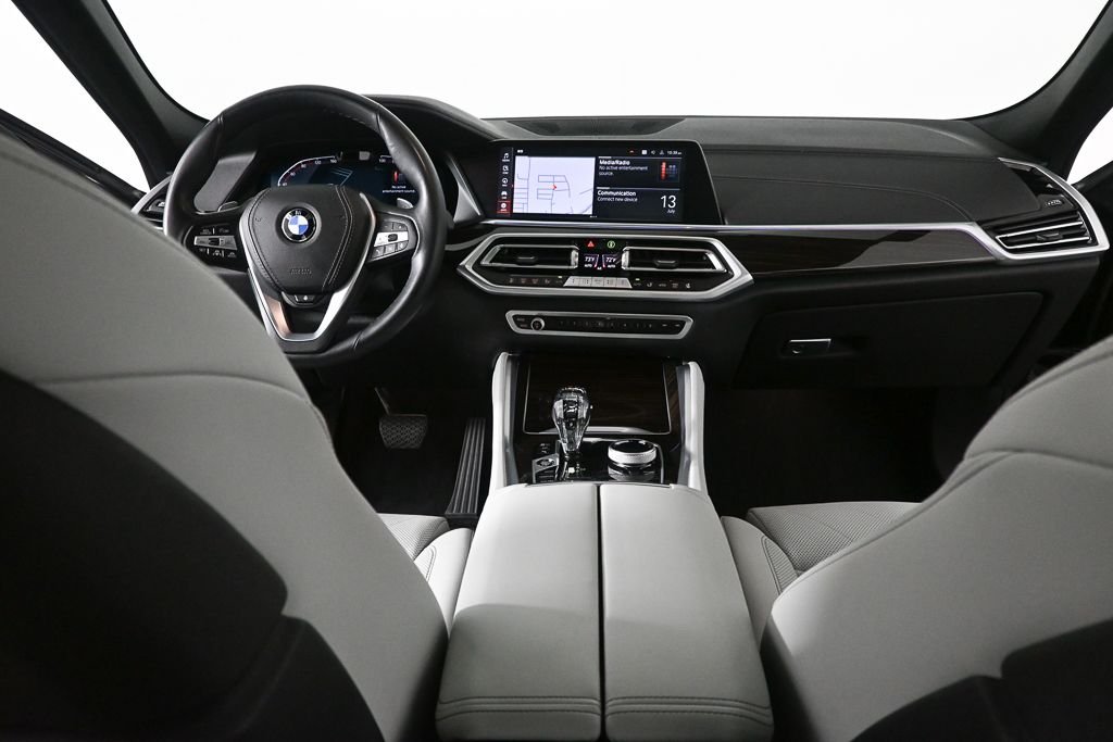 Used 2023 Gray BMW xDrive40i image 16