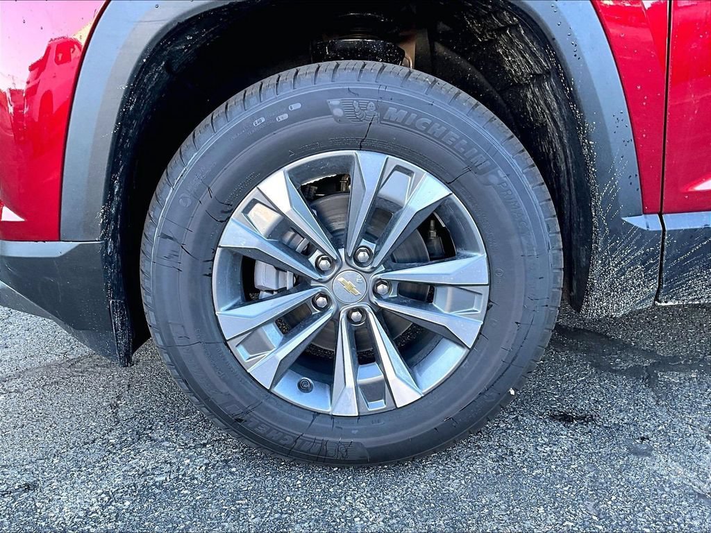 2027 Chevrolet Equinox LT - Photo 8